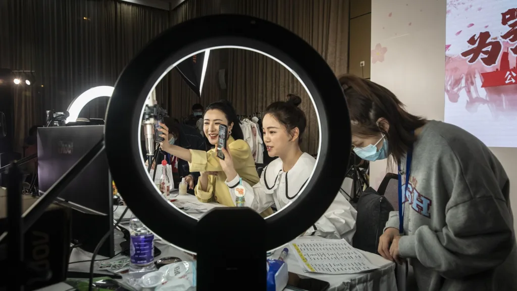 Japanese influencers in China successfully navigate